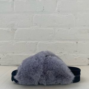 NEW IN BOX Roam fuzzy slides